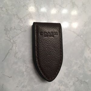 🎉 FINAL PRICE 🎉Brown Leather Coach money clip